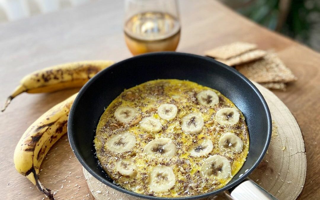 Omelete de banana e nozes